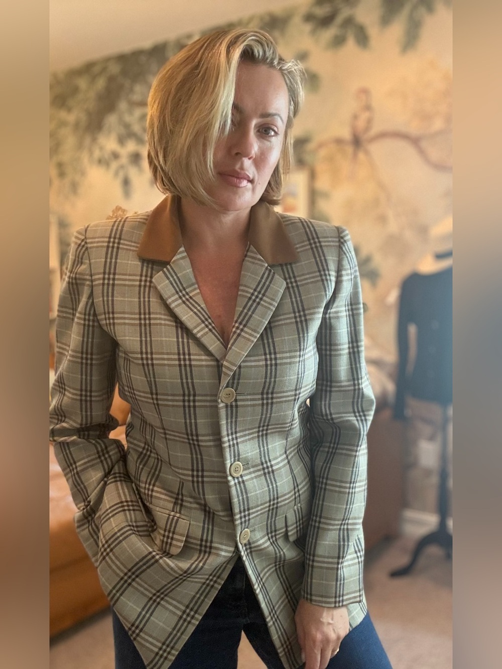 Liz Claiborne Plaid Blazer with Brown Contrast Collar - Picture 5 of 9